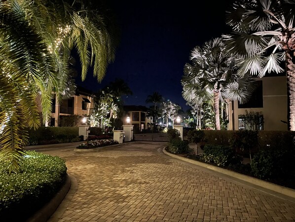 Property grounds - Look no Further We have all 5 Stars reviews for a reason at Naples Bay Resort  (Naples)