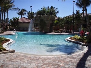 Outdoor pool - Look no Further We have all 5 Stars reviews for a reason at Naples Bay Resort  (Naples)