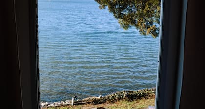 Stunning views at WATERFRONT St Michaels area historic home, dog friendly