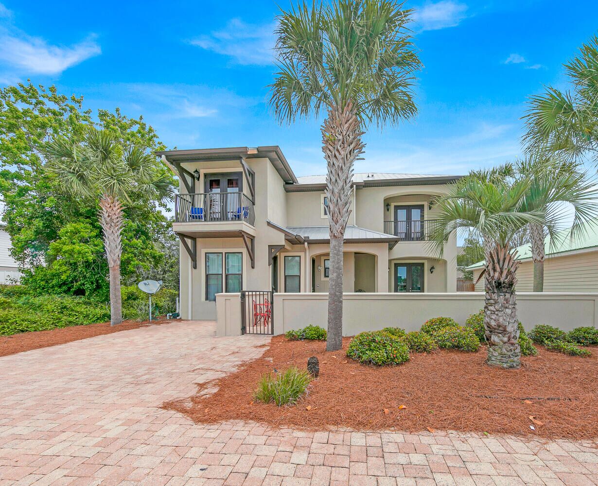 SPACIOUS HOUSE WITH 5 BR, 5 BA | 7-MINUTE WALK TO THE BEACH
