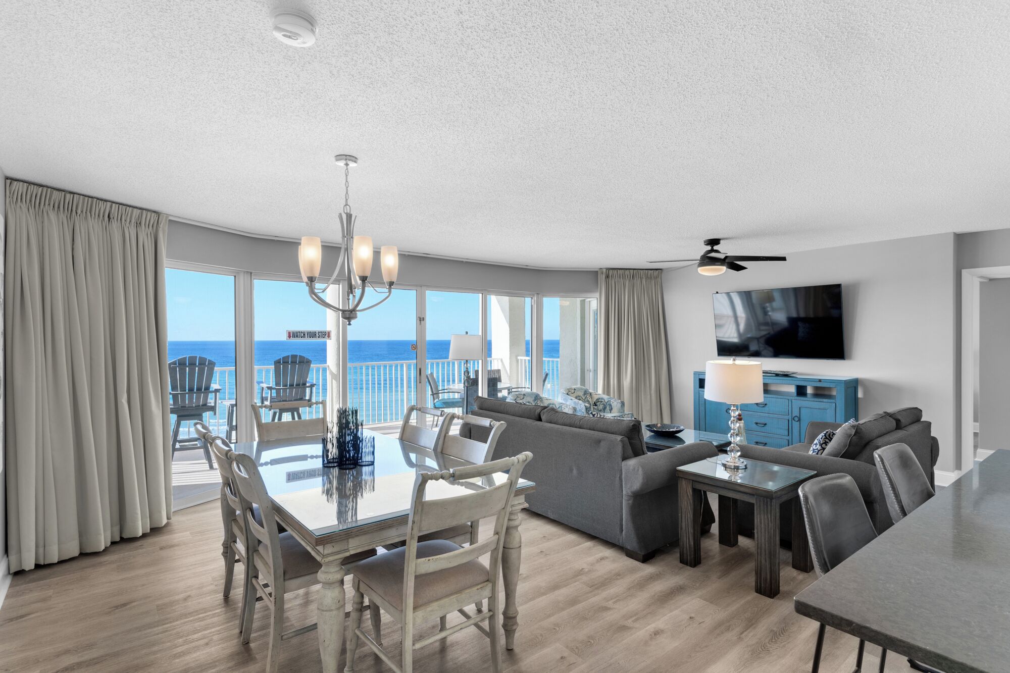 Télévision à écran plat