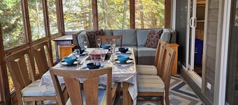 Lakefront Spectacle In Beaver Valley / Lake Eugenia