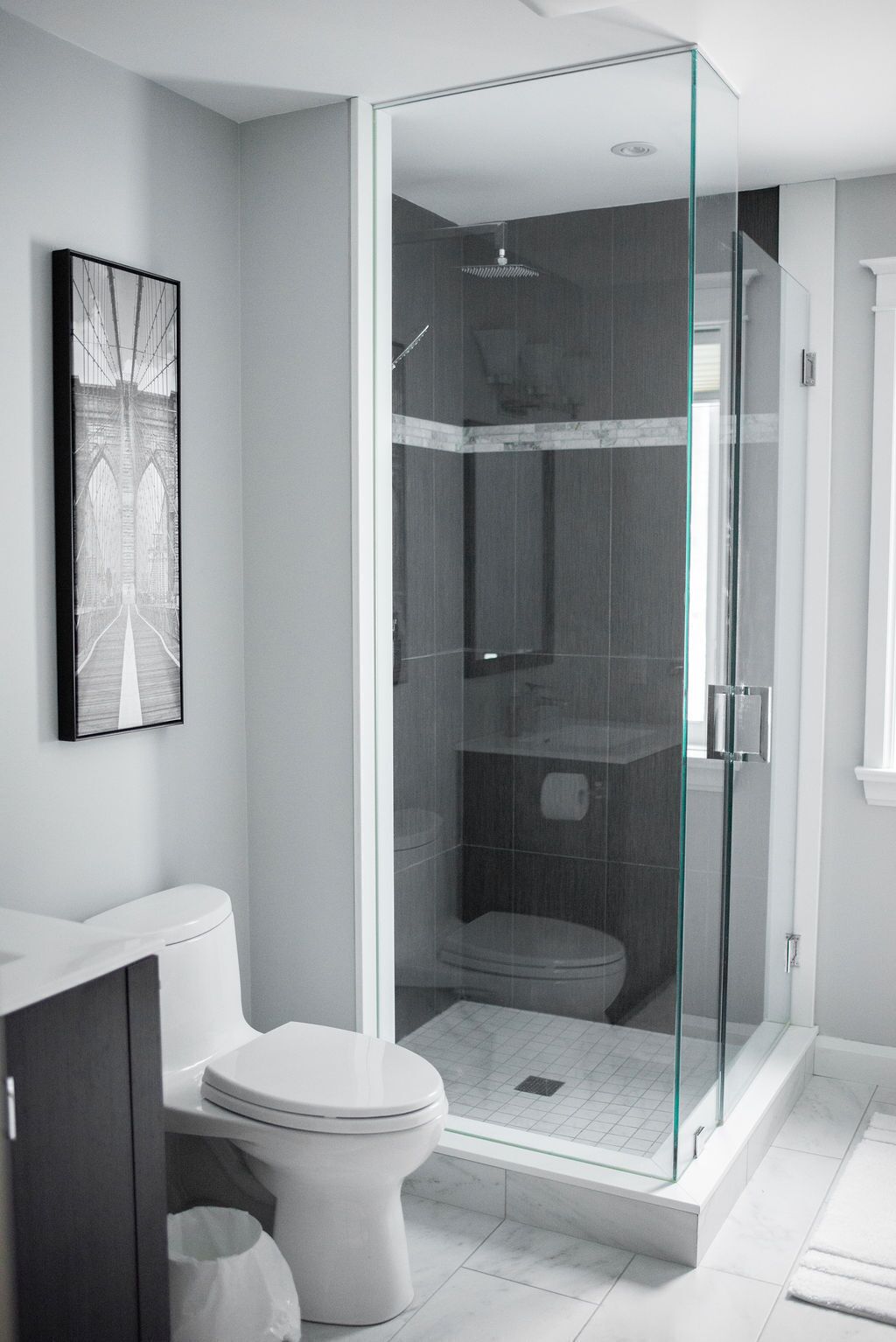 Combined shower/tub, hair dryer, towels, shampoo