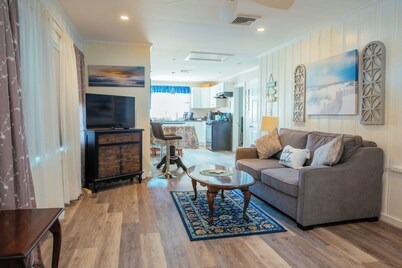 Year-Round Hampton Beach Retreat-3BR Beach Ranch w/Central A/C, Heat & Parking