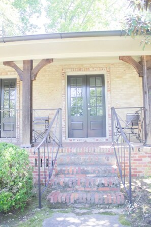 تفاصيل الفندق من الخارج