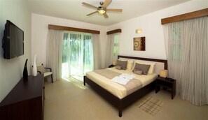 6 bedrooms, iron/ironing board, WiFi, bed sheets