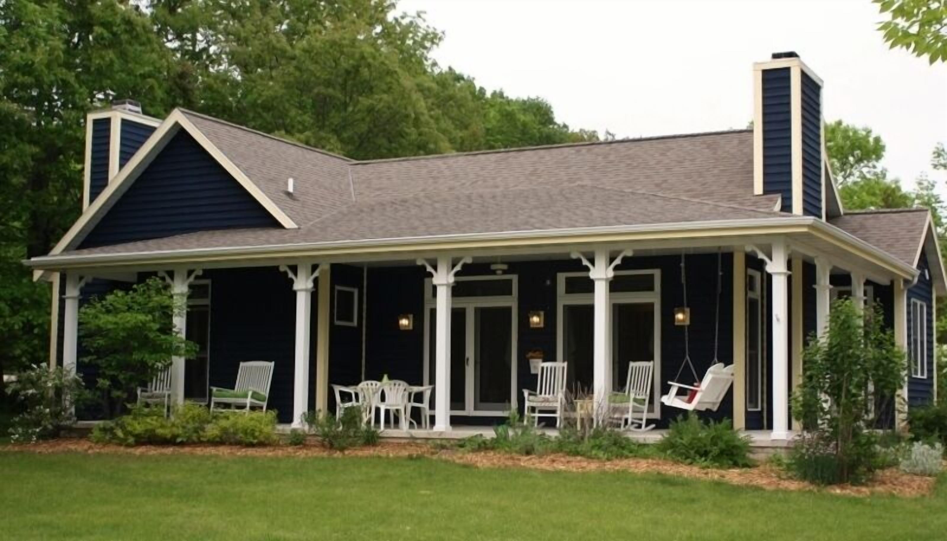 Charming Cottage Located between Ephraim and Sister Bay - Dog Friendly!