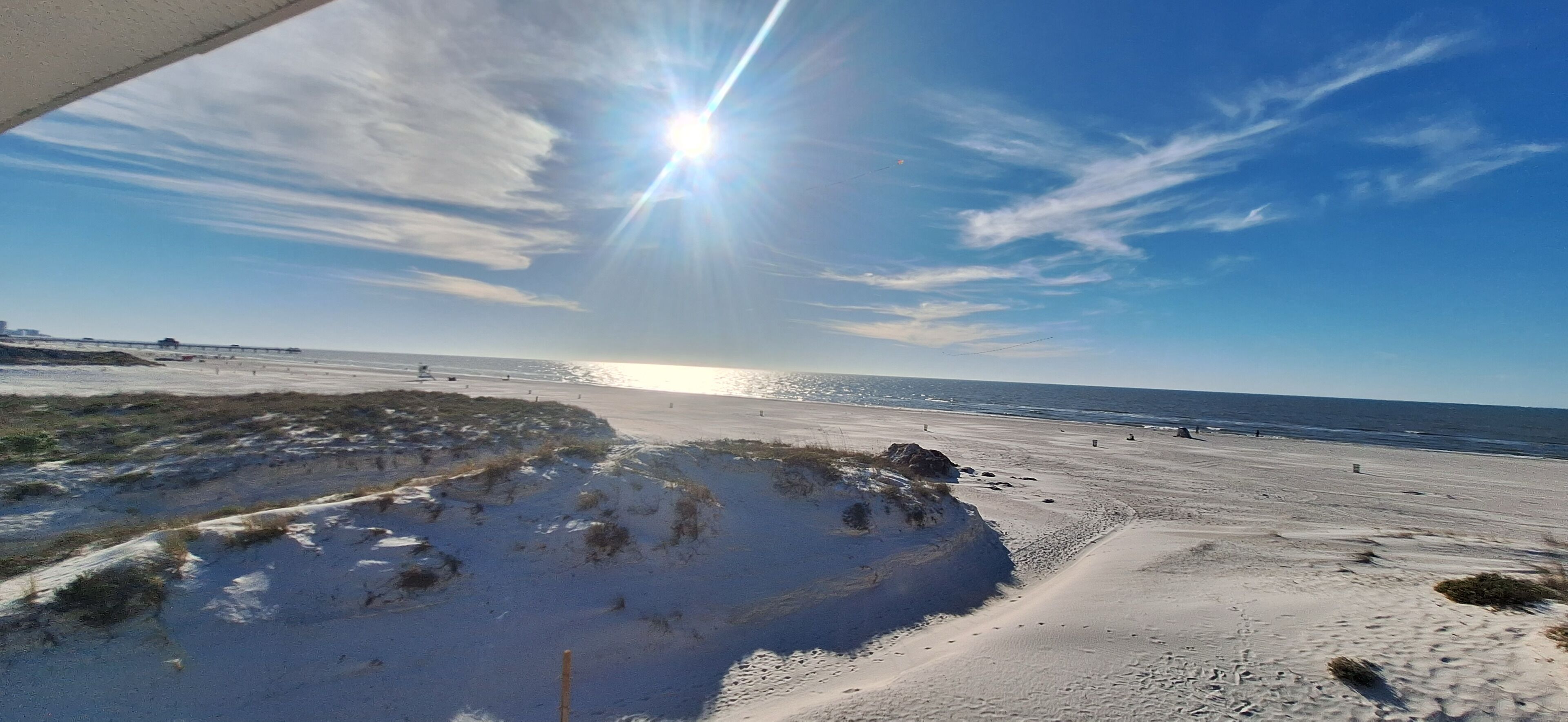På stranden