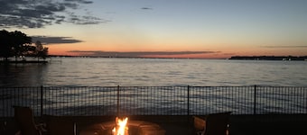 Very Best Sunset! Deep Water! 149ft waterfront-4BR/Sleeps 14, New Remodel