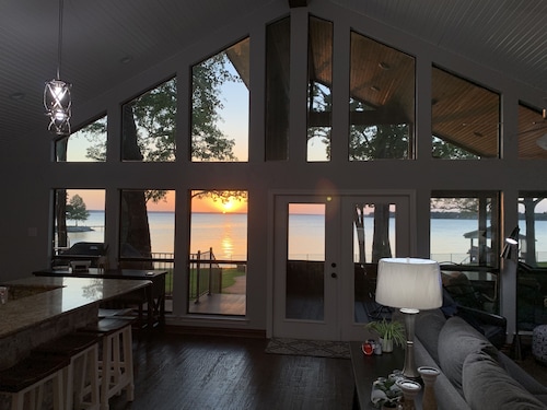 Very Best Sunset! Deep Water! 149ft waterfront-4BR/Sleeps 14, New Remodel