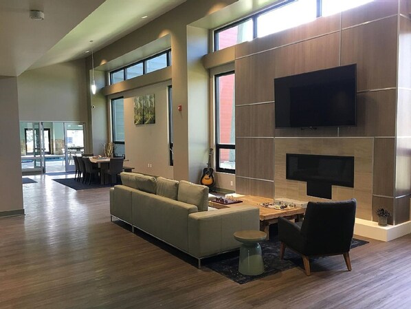 Smart TV, fireplace, DVD player, books