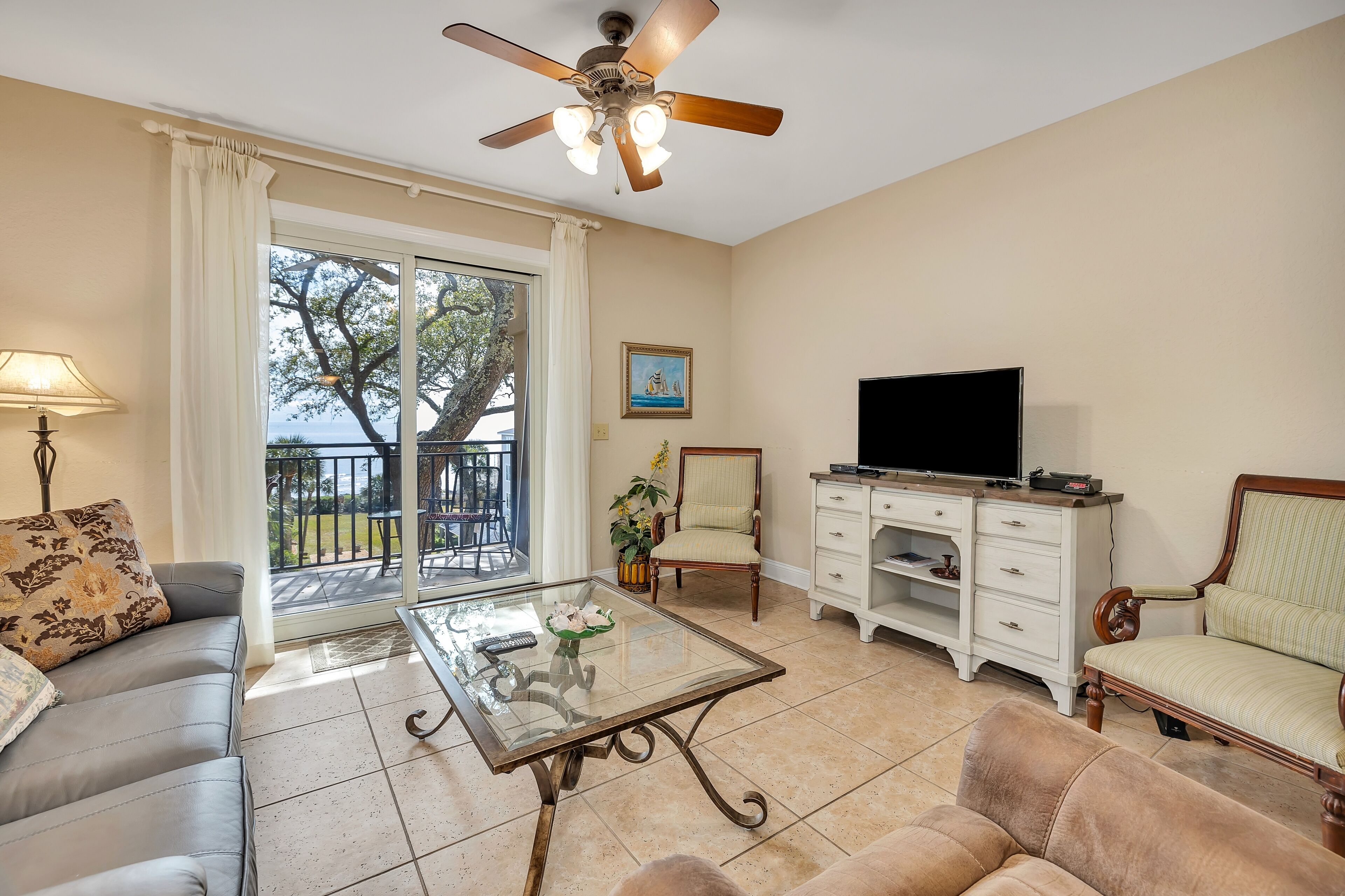 Great Ocean Views - 2 bed/2 bath Pup Friendly! Walk to Village!