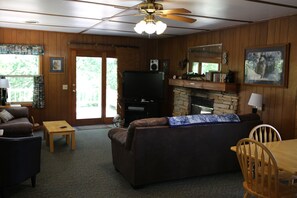 TV, fireplace, DVD player, stereo -  Lakeside Ranch Cabin. (Tomah)