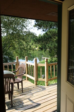 Outdoor dining -  Lakeside Ranch Cabin. (Tomah)
