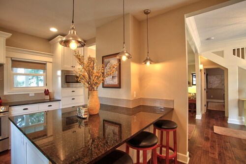 Vintage Luxury Retreat