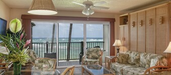 Oceanfront, Stunning View, Remodeled, 1 BR, A/C, Pono Kai C305