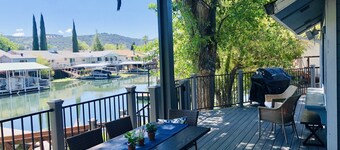 Uusittu helmi - Clearlake Lakefront Keysissä - veneilijät ja kalastaja tervetulleita!