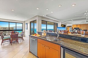 Mikrowelle, Ofen, Herdplatte, Geschirrspüler