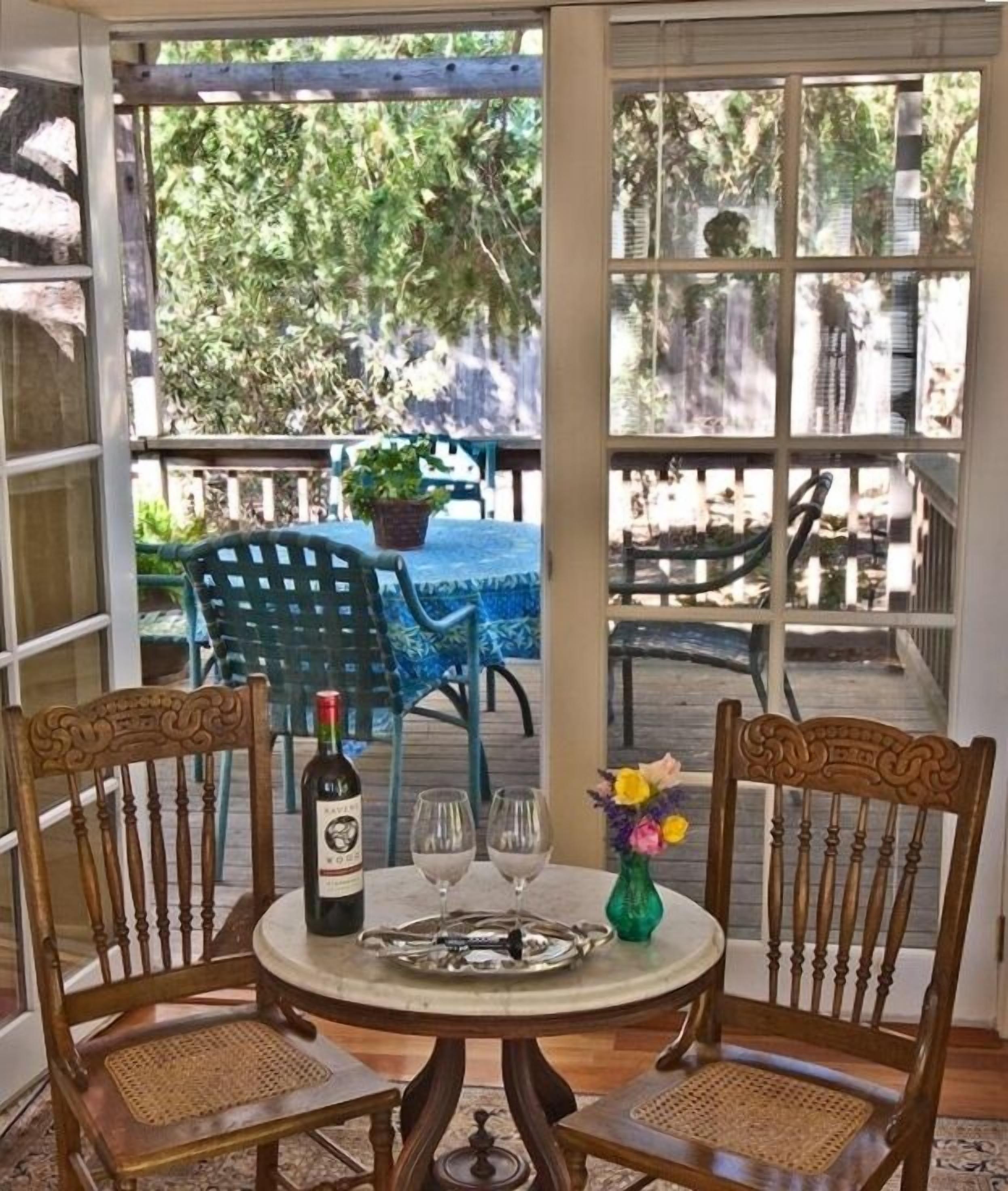 Charming Private Cottage in the Wine Country with Tennis Court