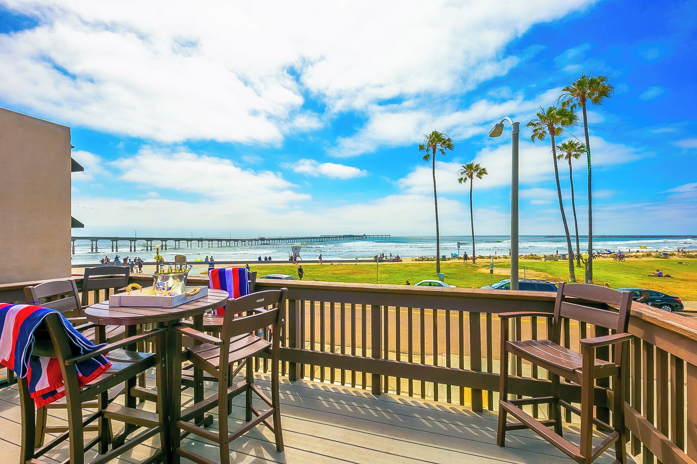 屋外ダイニングエリア