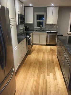 Private kitchen - Downtown Granby -  All New! Just Finished Remodel in 2019 - Great for Families! (Granby)