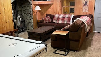 Smart TV, chimenea, videojuegos y Hulu