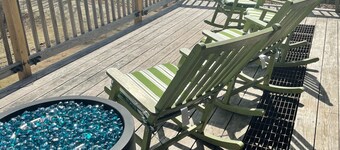 Gorgeous Ski Chalet with Game Room & Hot Tub on Okemo Mt. under 1 mile to base!