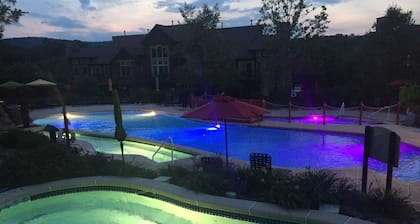 Mountain Retreat on Pristine Wetlands of Black Creek