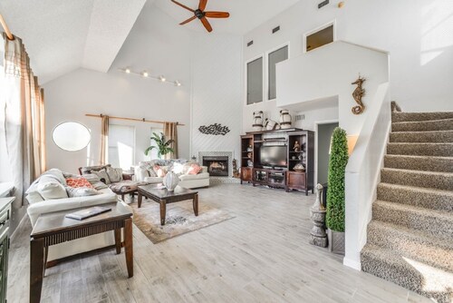 Almost Beachfront- Beautiful Pirates Beach home- Sleeps 14-Steps to beach!!