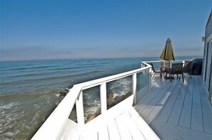 Outdoor dining - Oceanfront with incredible views.
Last minute discounts Available (San Diego)