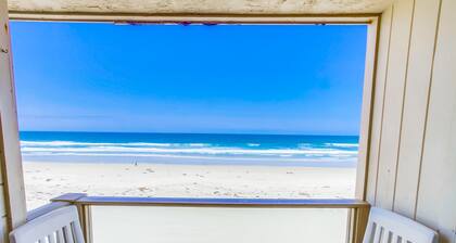 Awesome ocean front condo in the heart of Mission Beach!