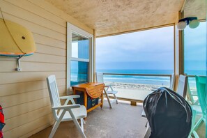 Interior - Awesome ocean front condo in the heart of Mission Beach! (San Diego)
