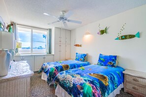 2 bedrooms, desk, iron/ironing board, WiFi