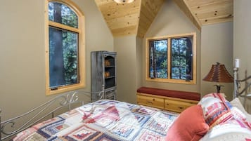 2 bedrooms, travel crib, free WiFi, bed sheets