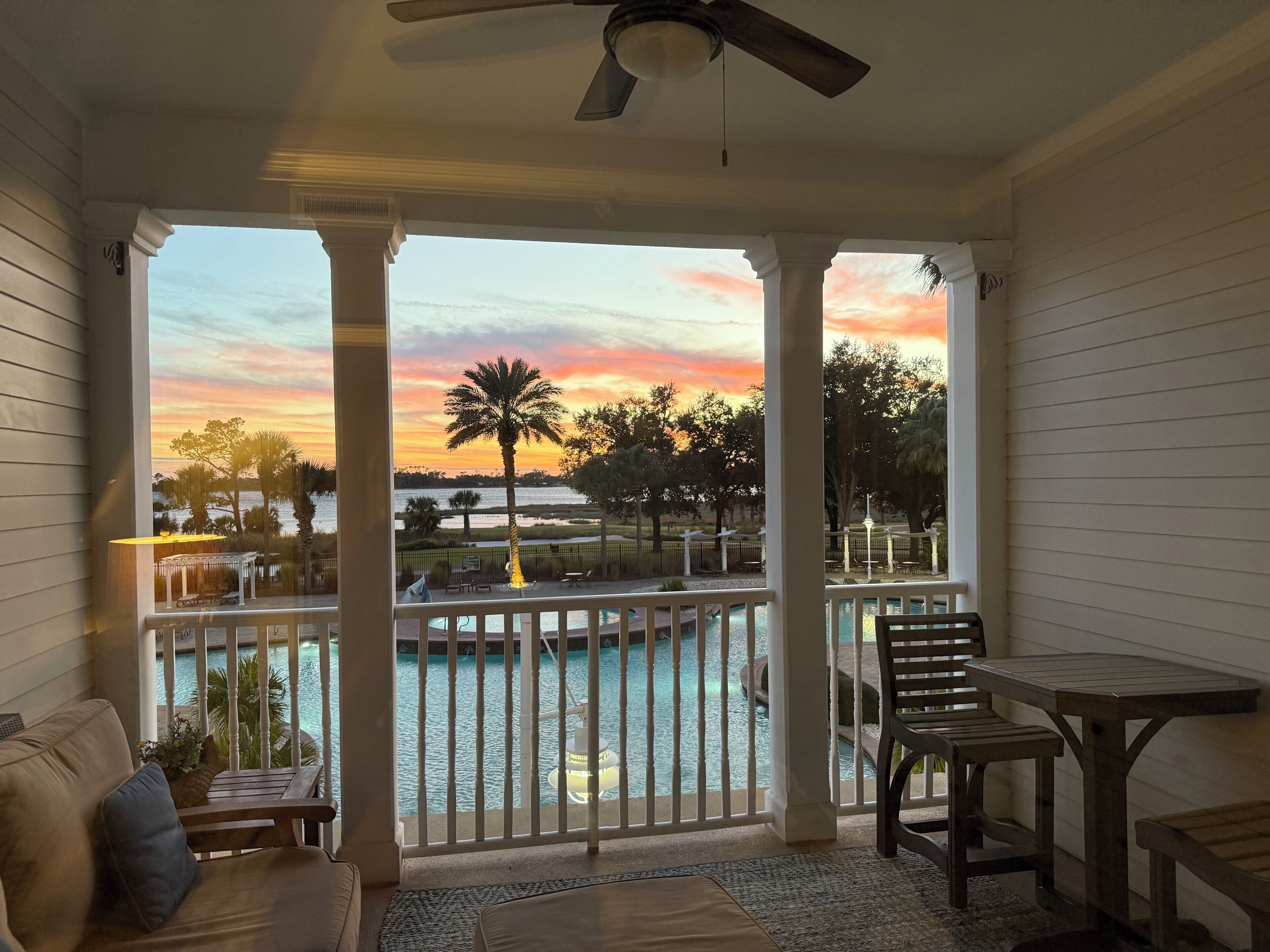 屋外ダイニングエリア