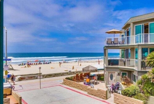 Spacious Home * Water Views * 2 Patios