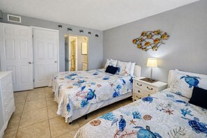 Room - Beachy Gulf-View 1BR on the 14th Floor with Seasonal Beach Chairs at the Summit (Panama City Beach)