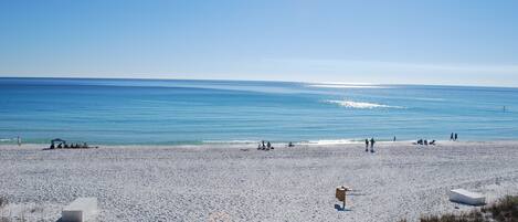 Plage à proximité, chaise longue