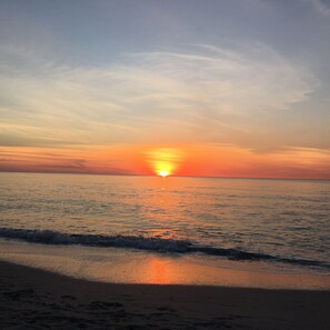 Solstolar och strandhanddukar