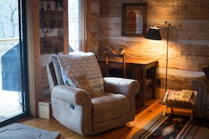 Smart TV, fireplace, DVD player, books
