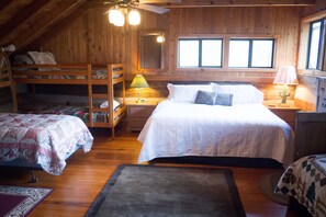 3 bedrooms, desk, iron/ironing board, free WiFi - Rushing River Log Cabin in Georgia Mountain Wine Country Near Dahlonega (Dahlonega)