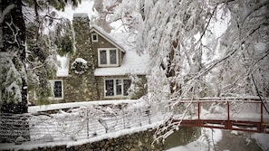 Exterior - Mt. Baldy Cottage on Bear Creek in the Secluded Village of Mt. Baldy (Mt Baldy)