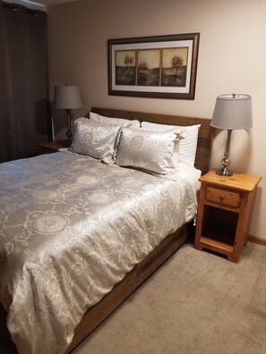 2 bedrooms, iron/ironing board, free WiFi, bed sheets - Great Location, Heated Slate Floors (Whistler)