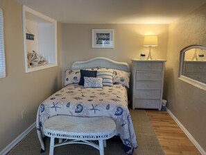 3 bedrooms, iron/ironing board, free WiFi, alarm clocks