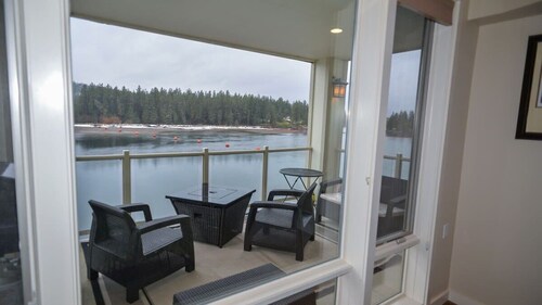 Salmon Run Condo - Overlooking the Spokane River