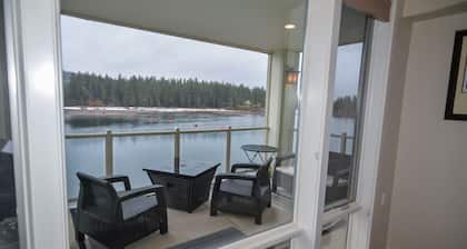 Salmon Run Condo - Overlooking the Spokane River