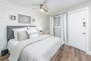 1 bedroom, free WiFi, bed sheets - Brand New As Seen on HGTV! Deluxe Beachfront Villa W/ Beautiful Ocean Views (Hilton Head Island)