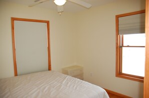 8 slaapkamers, een strijkplank/strijkijzer, gratis wifi