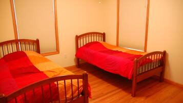 8 Schlafzimmer, Bügeleisen/Bügelbrett, kostenloses WLAN