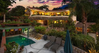 Grandes villas privées 1 & 2 / BD, vues sur l'océan, belle piscine, emplacement idéal